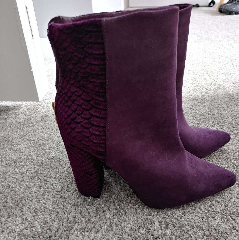 Shoe dazzle qimma sz 9 in purple